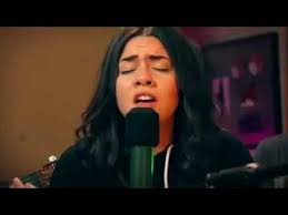 How deep is your love? Canta: Astrid Celeste, Cuatro Yasmil Marrufo, Maracas Ernesto Laya y Bajo Rodner Padilla